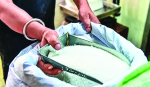 Sugar price stays below Rs 60/kg despite festive demand