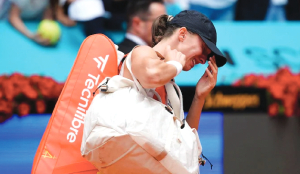 Swiatek withdraws from Madrid Open after falling ill in match