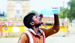 Temperature rises to 41.9°C, IMD warns of extreme heat