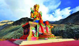 The sacred relics of Tathagata Buddha descend upon Ladakh