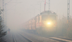 Thick fog blankets Delhi-NCR