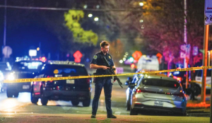 Three dead, 14 injured after shooting at bar in US
