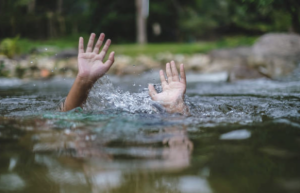 Two engineering students swept away in Godavari after Ganesh immersion, one dead
