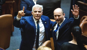 Two former Israeli prime ministers agree to merge parties against Netanyahu