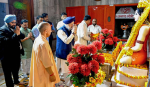 Union Minister Hardeep Puri offers prayers at Gorakhnath Temple in Gorakhpur