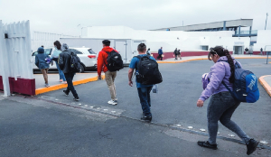 US offers $2,600 exit bonus to illegal immigrants