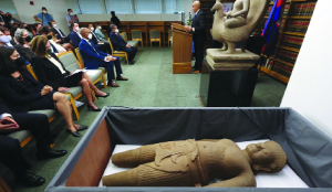 US returns stolen Papua artefacts to Indonesia