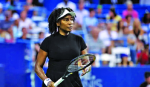 Venus Williams eyes French Open after a 10th straight loss