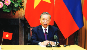Vietnam’s new leader meets China’s Xi on his first overseas trip