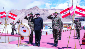 VP Radhakrishnan pays homage to bravehearts at Leh war memorial