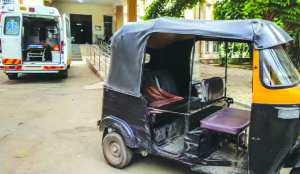 Woman delivers quadruplets in auto; newborns die after ambulance delay