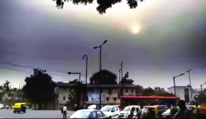 Yellow alert warning of thunderstorms, rain issued in city