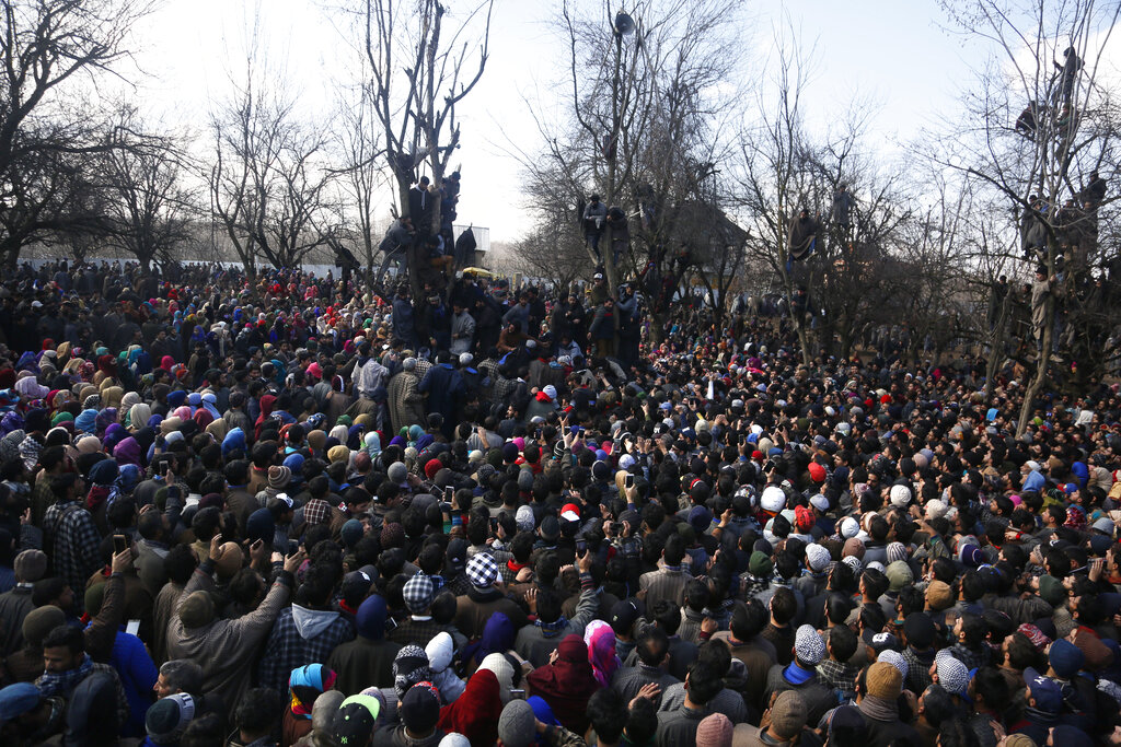 Kashmiri villagers attend the funeral of rebel commander Zeenatul Islam in Sugan village 61 kilometers (38 miles) south of Srinagar - AP